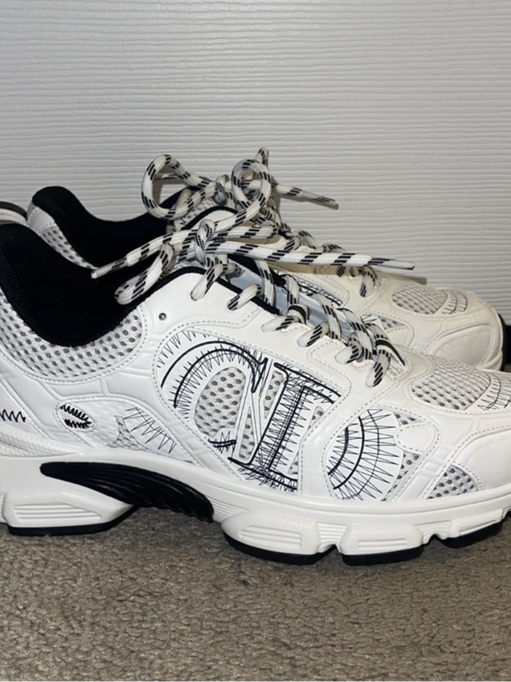 Dior Chrono Sneaker - Picture 3 of 8